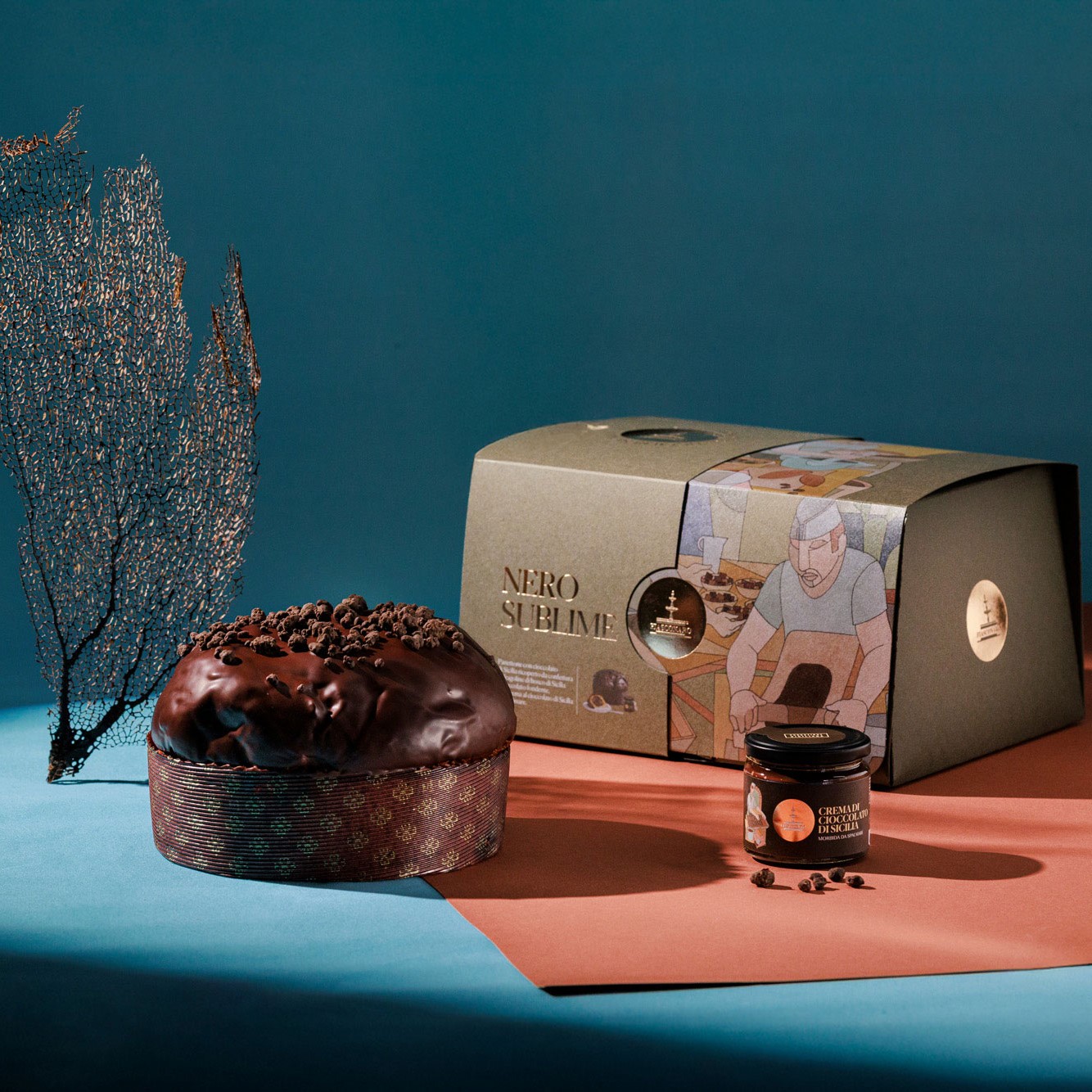 Panettone Nero Sublime in package and out, with cream