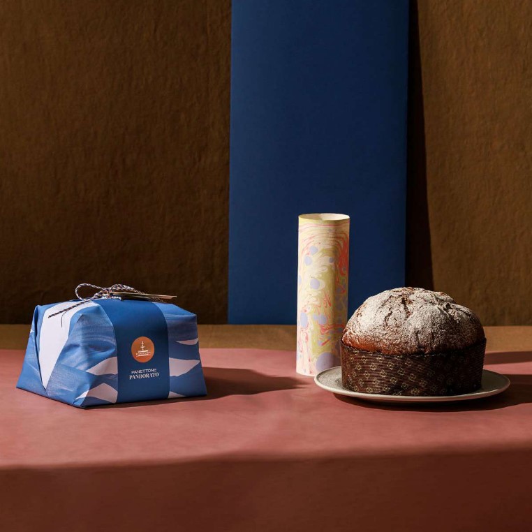 Panettone Pandorato in package and out
